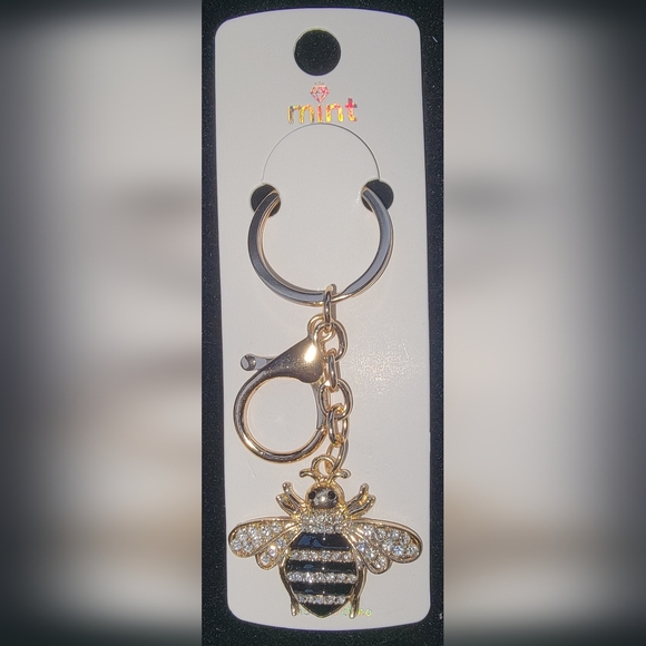 Mint Accessories - Black 🐝 Keychain
